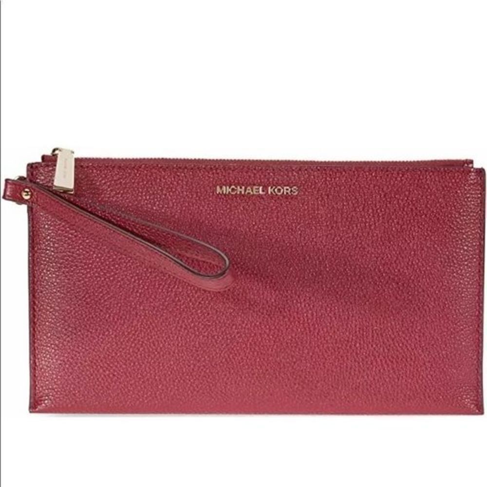 𝅺Michael Kors merlot lg zip clutch